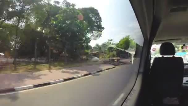 Traffico dello Sri Lanka da tuktuk . — Video Stock