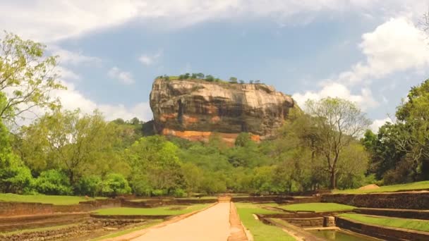 Sigiriya Rock Sri Lanka aşağıda Parkı görünümünü — Stok video