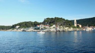 Yelkenli tekne Limana girme