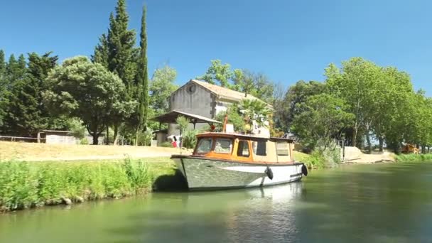 Barco en el Canal du Midi — Vídeos de Stock