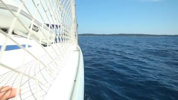 Sailing through the islands on sailing boat — Stock Video