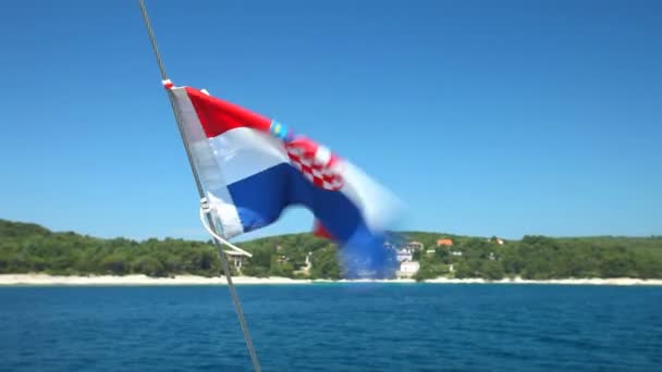 Vista da bandeira croata do veleiro — Vídeo de Stock