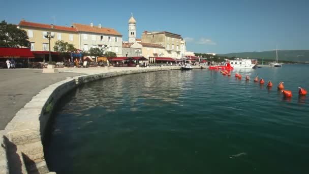 Eski kasaba Krk içinde liman — Stok video
