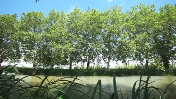 Passengers on boat on the Canal du Midi — Stock Video
