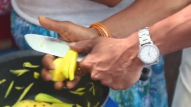 Mango Dilimleme kadın satıcı