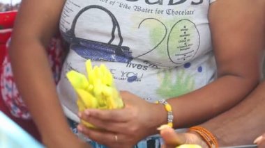 Mango Dilimleme kadın satıcı