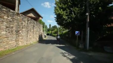 Kadın yolda Bisiklete binme