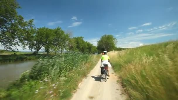 Ciclismo mujer — Vídeos de Stock