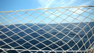 Adriyatik Denizi üzerinde güverteden yelkenli