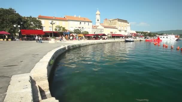 Pelabuhan di kota tua Krk — Stok Video
