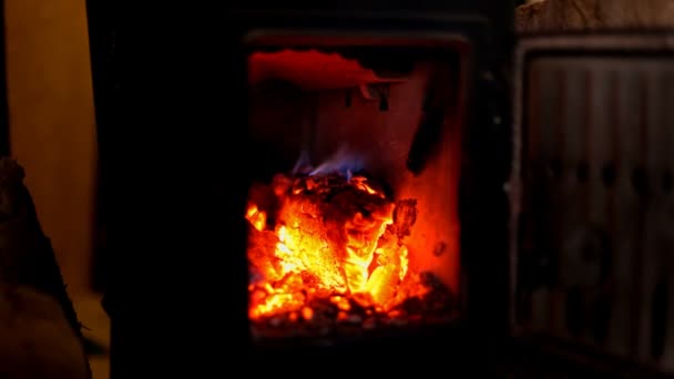 Estufa de fuego interior — Vídeo de stock