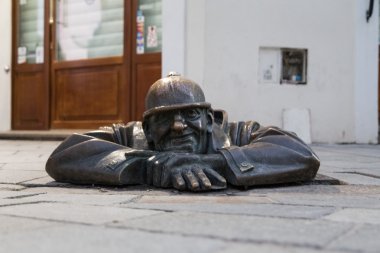 Cumil Watcher heykel Bratislava