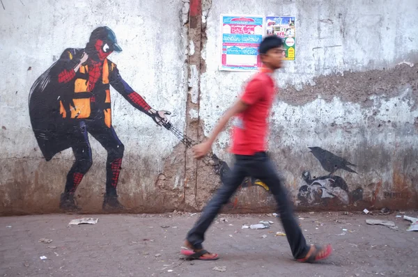 Graffiti umění v chudinské čtvrti v Bombaji — Stock fotografie