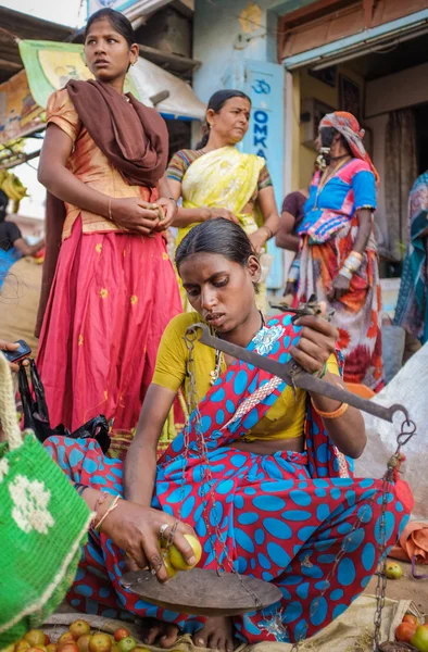 Indian lady selling vegetables — Stock Photo, Image