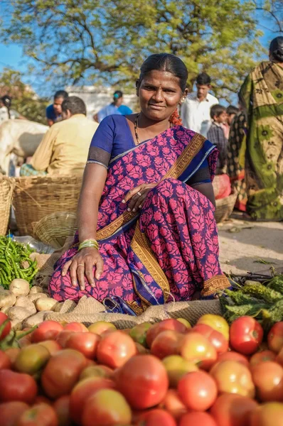 Indian lady selling vegetables — Stock Photo, Image