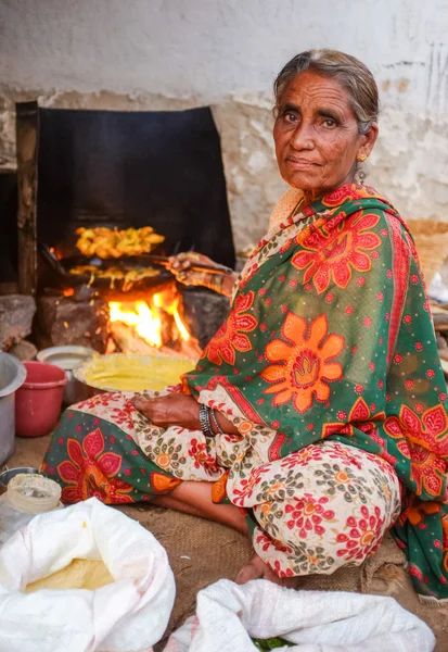 Vendedor feminino indiano — Fotografia de Stock