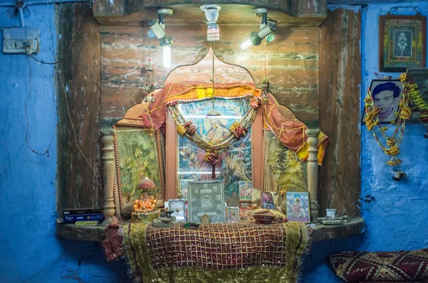 Små shiva temple på vägg — Stockfoto