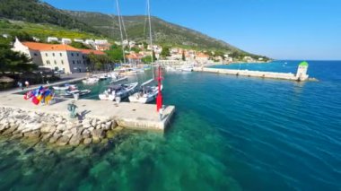 Bol Harbour küçük deniz feneri
