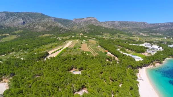 Zlatni rat in Bol, Kroatië. — Stockvideo