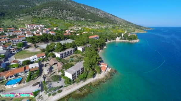 Mooie Bol op het eiland brac — Stockvideo