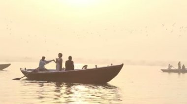 Ganj Nehri yelkenli tekneler