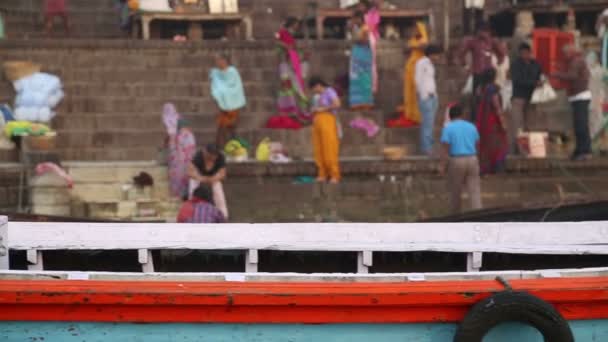 Panoramik manzaralı renkli tekne — Stok video