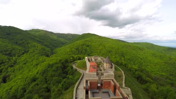 Mauern der Festung Medwedgrad — Stockvideo