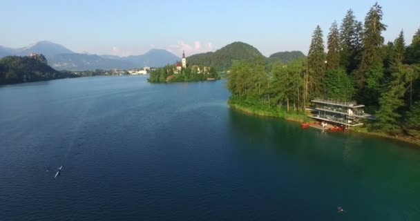 Schöner See blutete aus — Stockvideo