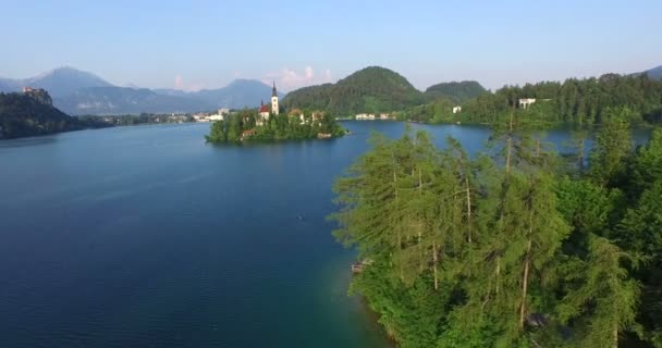 Hermoso lago Bled en Eslovenia . — Vídeo de stock