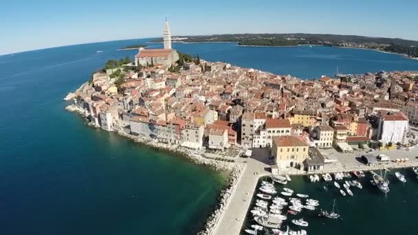 Rovinj, a mediterrán félsziget partján — Stock videók