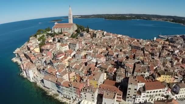 A város Rovinj gyönyörű légi felvétel — Stock videók