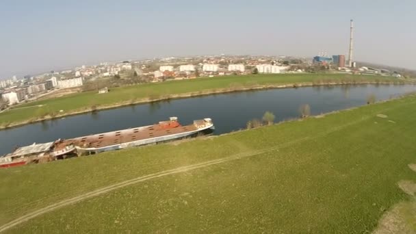 Bateaux abandonnés sur la rivière Sava — Video