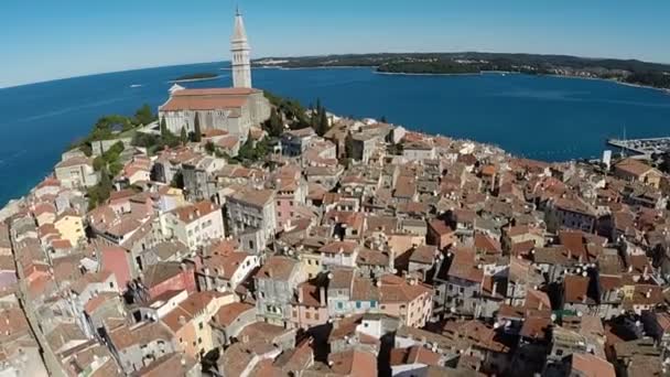 Ciudad y mar que rodea Rovinj — Vídeo de stock