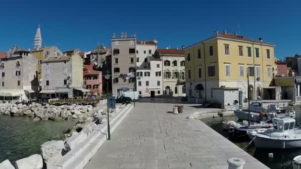 Rovinj aan de kust van de Middellandse Zee schiereiland — Stockvideo