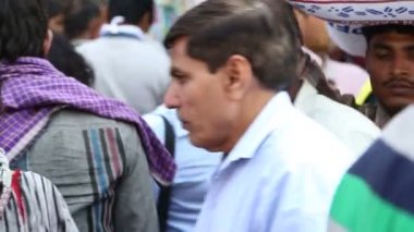 İnsanlar meşgul sokak