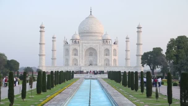 Taj Mahal vista frontal , — Vídeo de stock