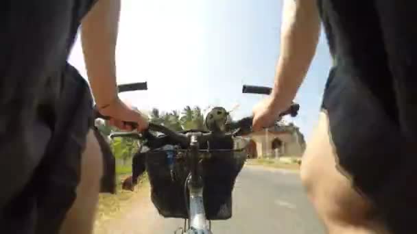 ムンバイで自転車に乗る — ストック動画