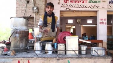 adam Chai chai stand hazırlanması