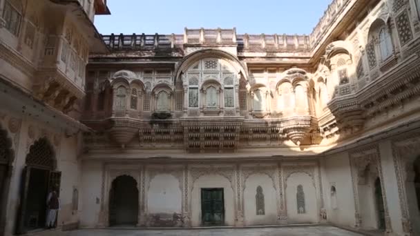 Gevel van het gebouw op Mehrangarh fort. — Stockvideo