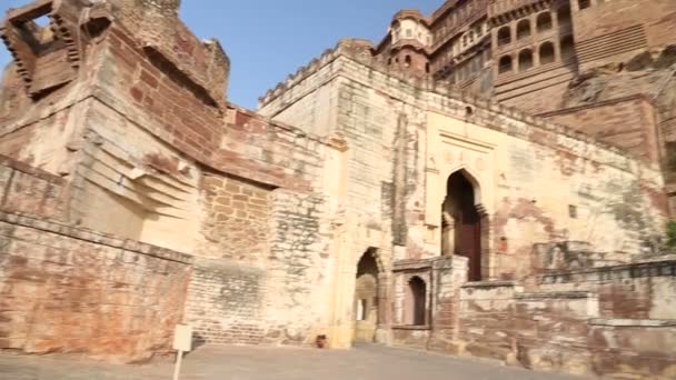 Mehrangarh fort outdoor fortification walls. — Stock Video