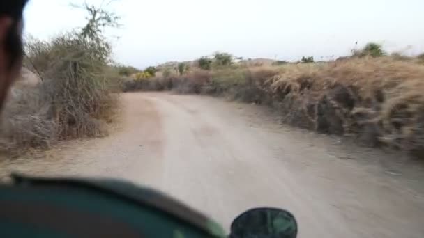 Estrada durante um passeio de moto — Vídeo de Stock