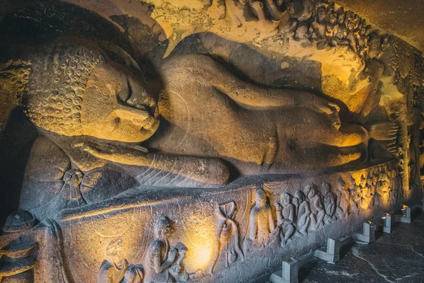 Reclining Buddha in chaitya-griha — Φωτογραφία Αρχείου