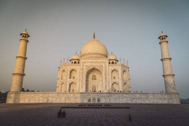 Taj Mahal görünümünden Doğu Yakası
