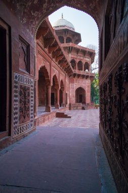 Mihman Khana yakınındaki Taj Mahal.