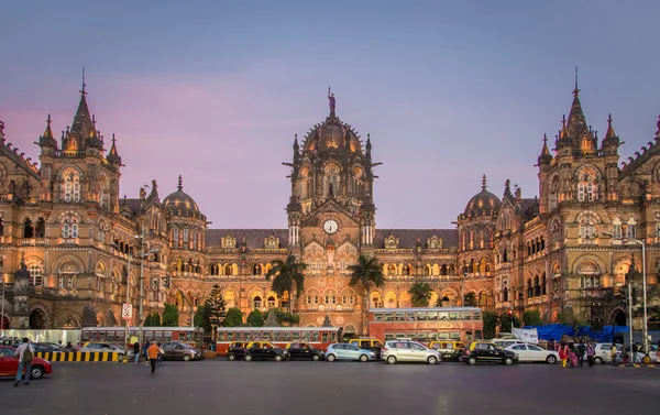 Chhatrapati Shivaji Terminus at sunset — Stock fotografie