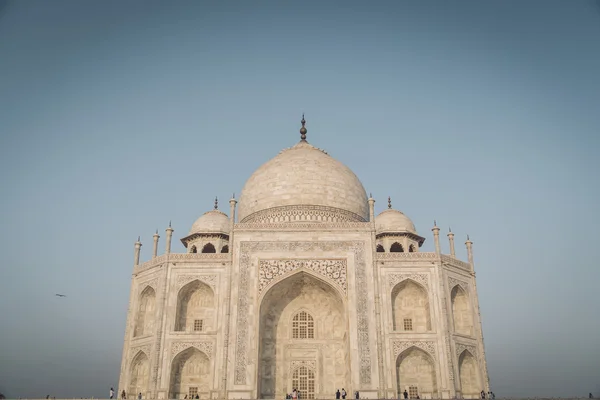 Taj Mahal dal lato est . — Foto Stock