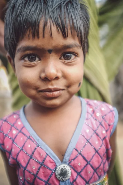 Indian girl smiles — Stok fotoğraf