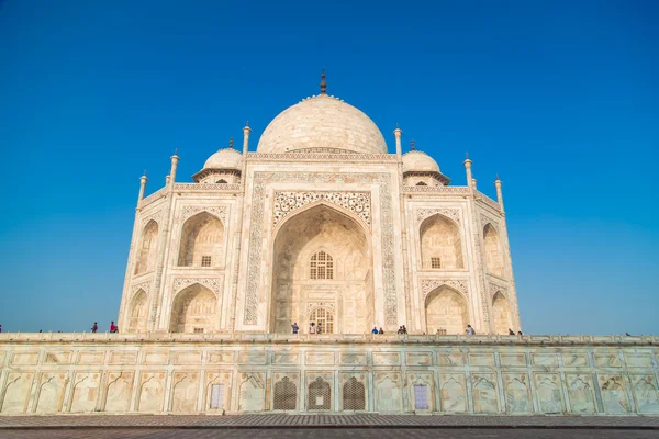 Taj Mahal från östra sidan. — Stockfoto