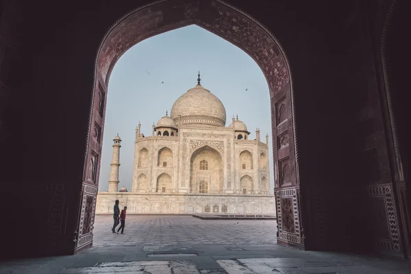 மிஹ்மான் கானாவின் உள்ளே இருந்து தாஜ் மஹால் — ஸ்டாக் புகைப்படம்