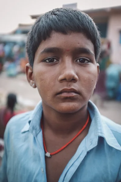 Menino indiano em um mercado perto de Hampi — Fotografia de Stock